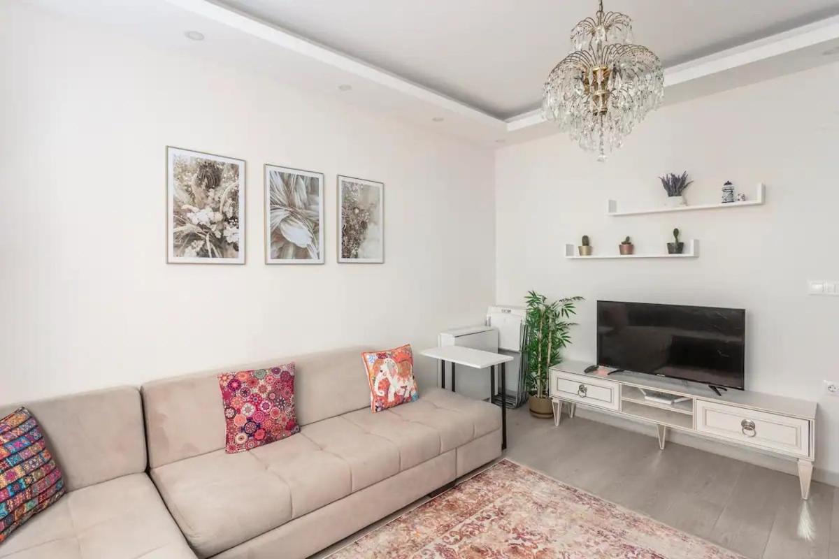 Istanbul'Un Merkezinde Cevahir Avm Karsisi 1+1 Yeni Ev Exteriér fotografie